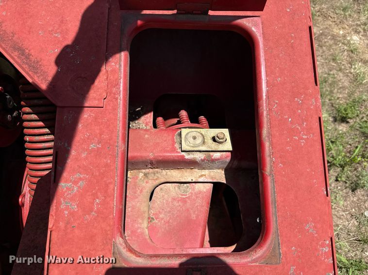 image for item DX5650 New Holland 1465 swather / windrower