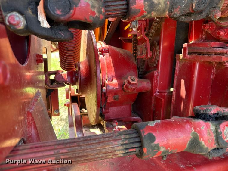 image for item DX5650 New Holland 1465 swather / windrower