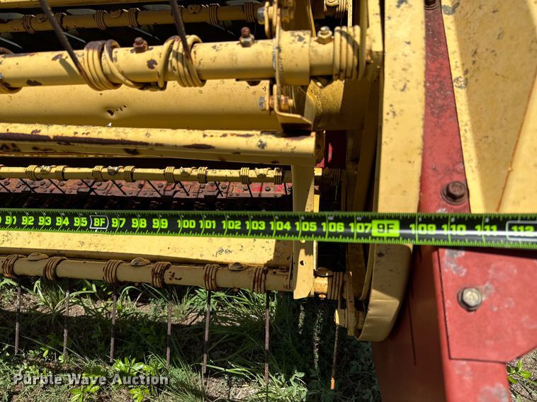 image for item DX5650 New Holland 1465 swather / windrower