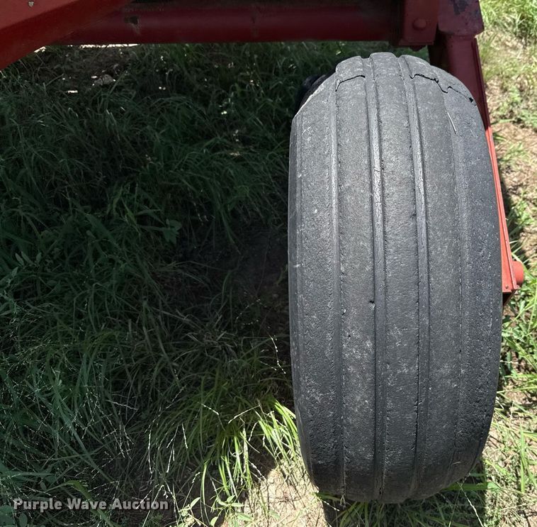 image for item DX5650 New Holland 1465 swather / windrower