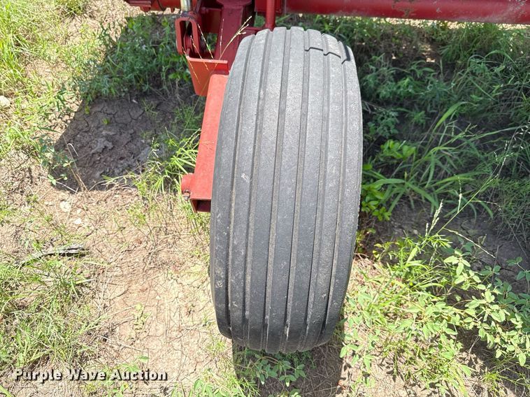 image for item DX5650 New Holland 1465 swather / windrower