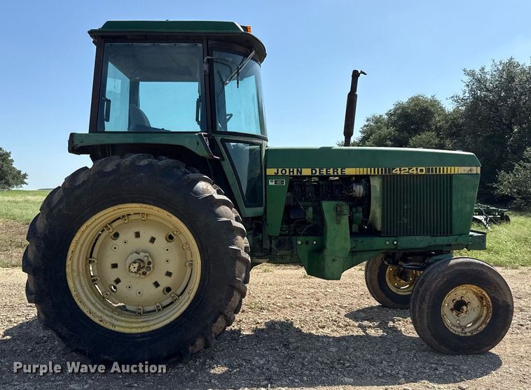 image for item DX5656 John Deere 4240  tractor