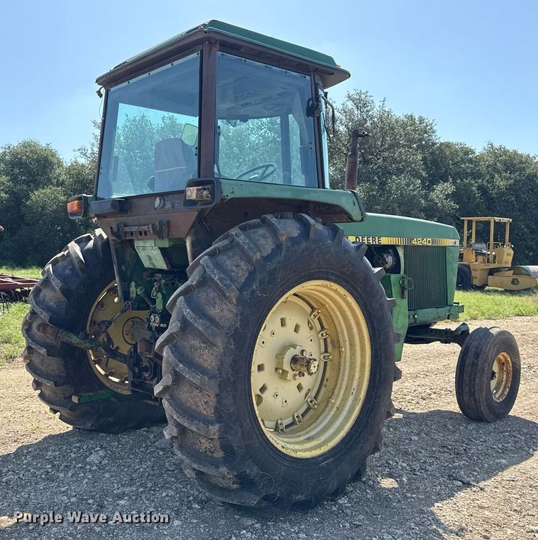 image for item DX5656 John Deere 4240  tractor