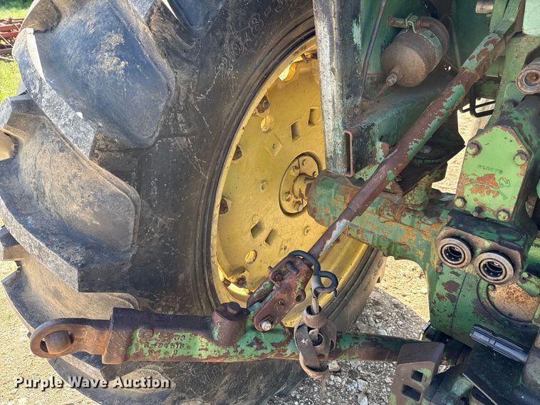 image for item DX5656 John Deere 4240  tractor