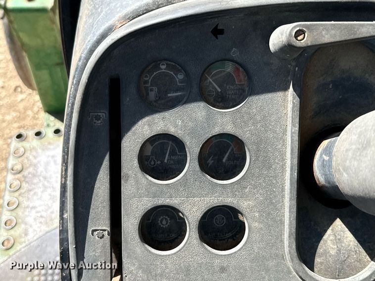 image for item DX5656 John Deere 4240  tractor