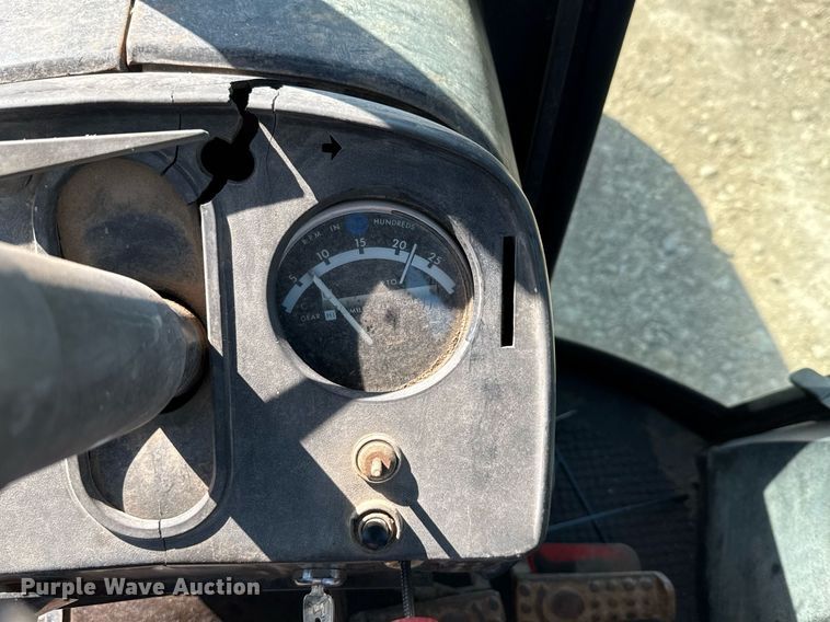 image for item DX5656 John Deere 4240  tractor