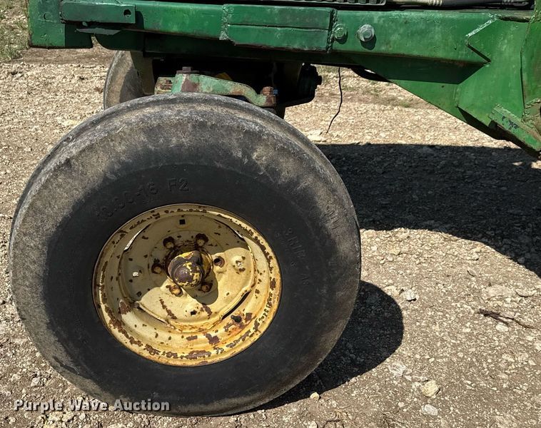 image for item DX5656 John Deere 4240  tractor