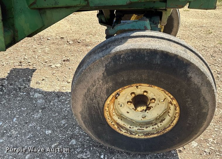 image for item DX5656 John Deere 4240  tractor