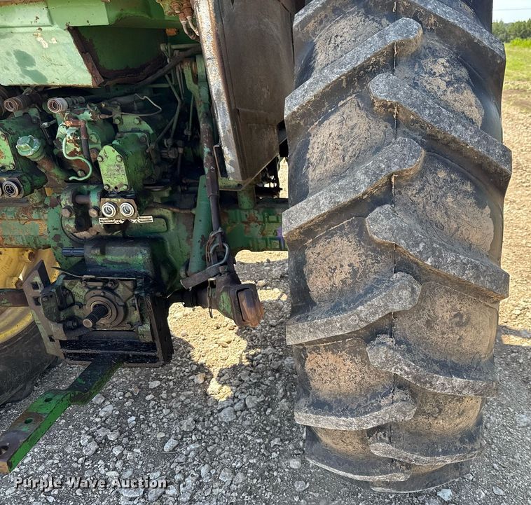 image for item DX5656 John Deere 4240  tractor