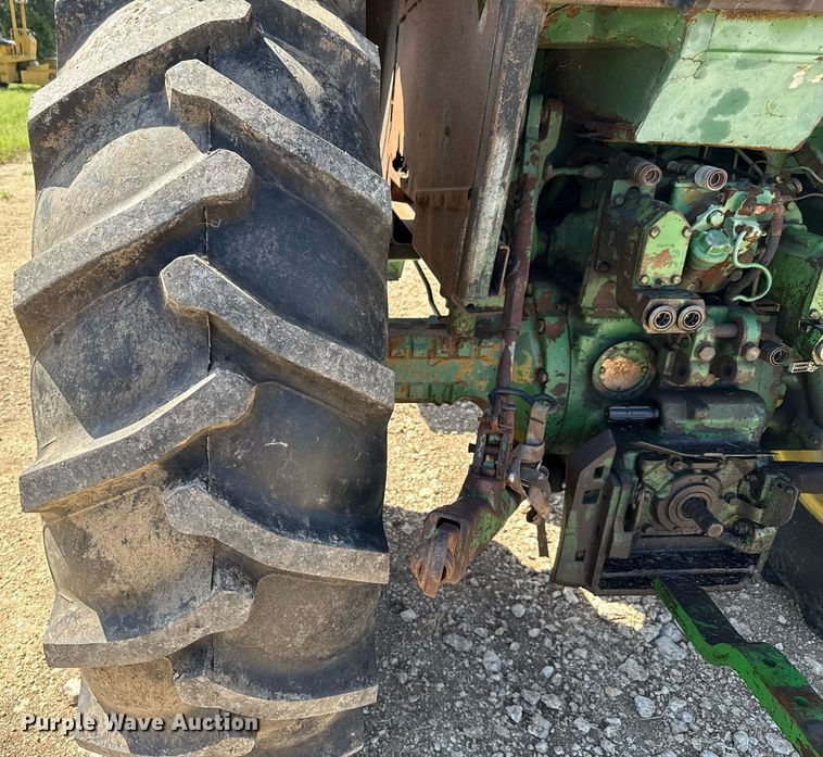 image for item DX5656 John Deere 4240  tractor