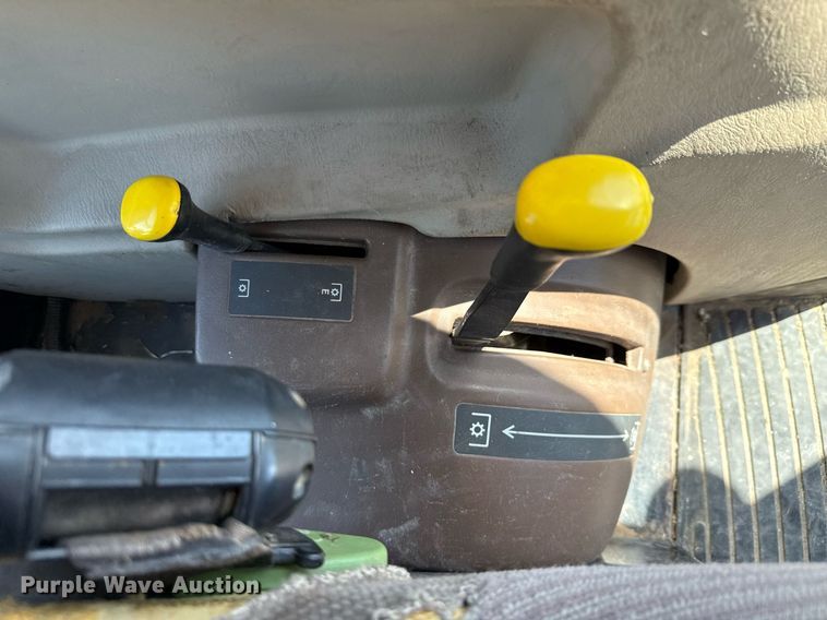 image for item DX5658 2006 John Deere 5525 MFWD tractor