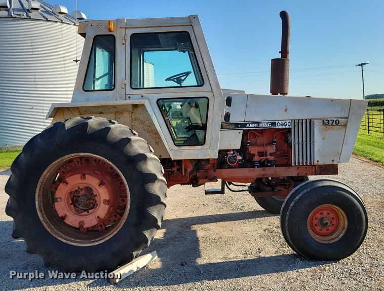 image for item DX7181 1973 Case 1370 tractor