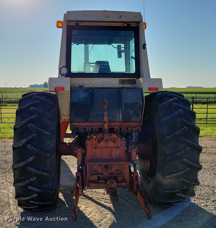 image for item DX7181 1973 Case 1370 tractor
