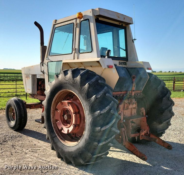 image for item DX7181 1973 Case 1370 tractor