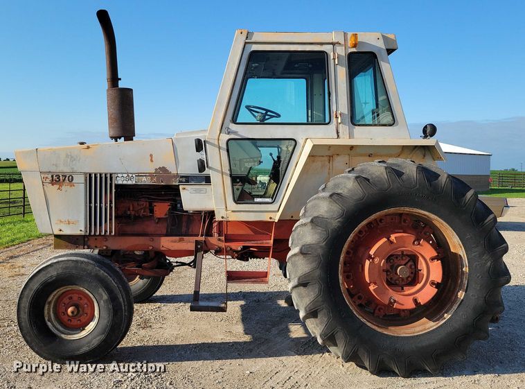 image for item DX7181 1973 Case 1370 tractor