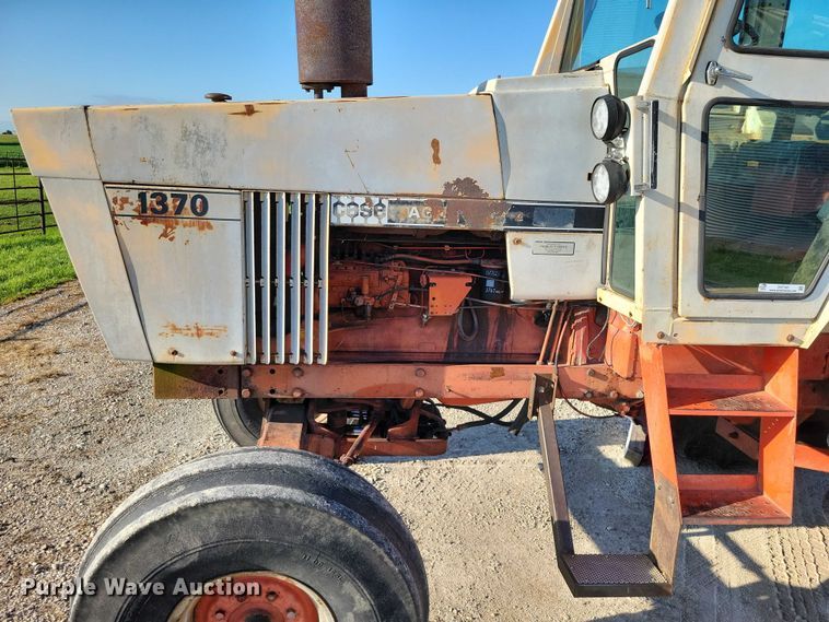 image for item DX7181 1973 Case 1370 tractor