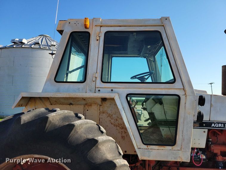 image for item DX7181 1973 Case 1370 tractor