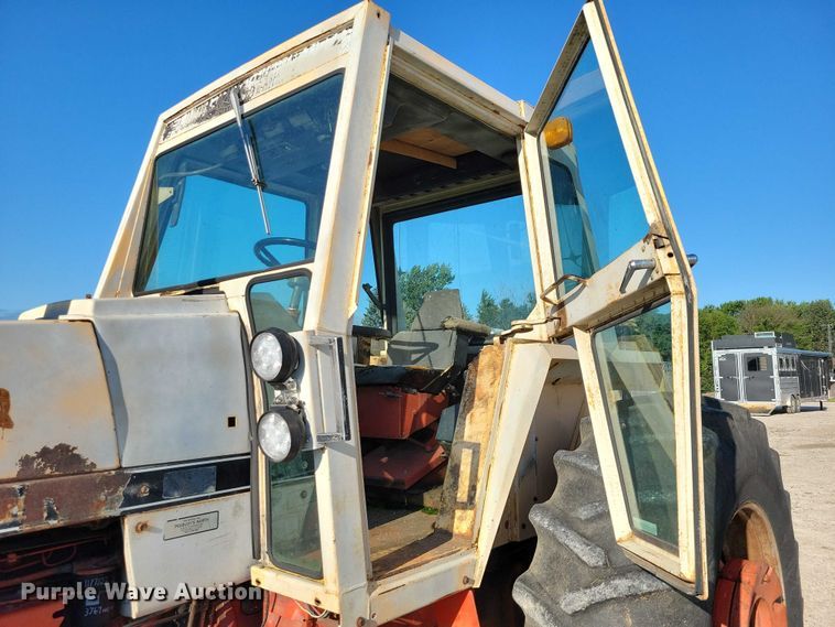 image for item DX7181 1973 Case 1370 tractor