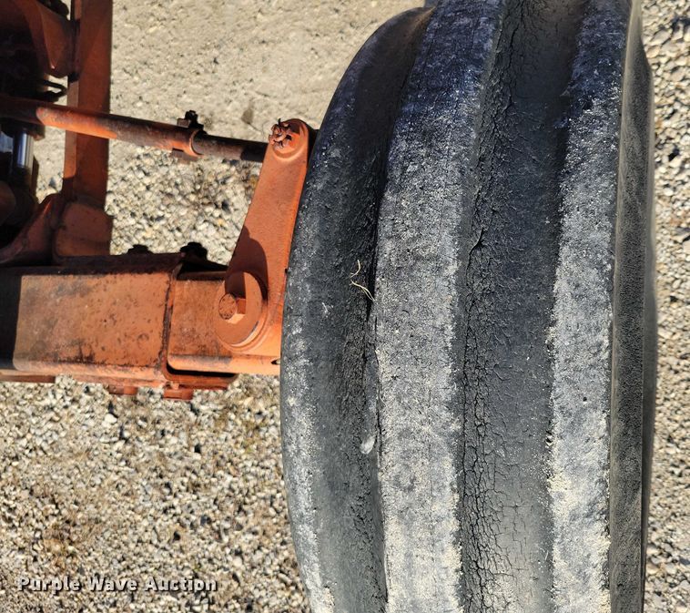 image for item DX7181 1973 Case 1370 tractor