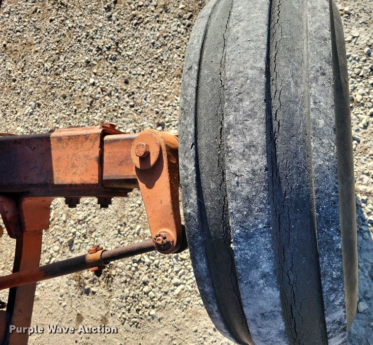 image for item DX7181 1973 Case 1370 tractor