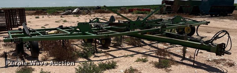 image for item DX8047 John Deere 610 field cultivator