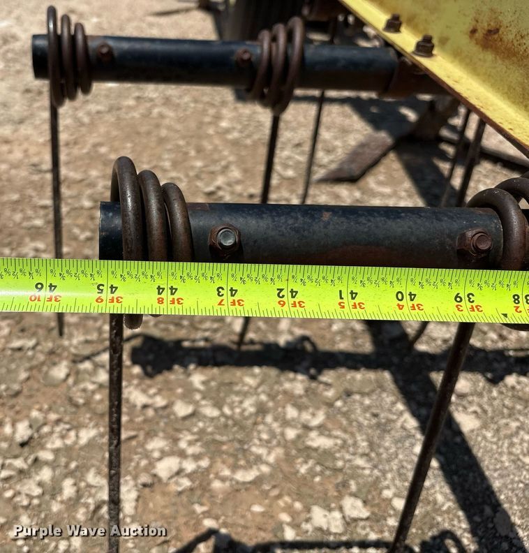 image for item DX8047 John Deere 610 field cultivator