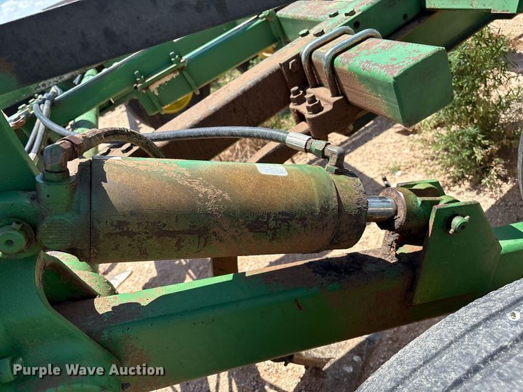 image for item DX8047 John Deere 610 field cultivator