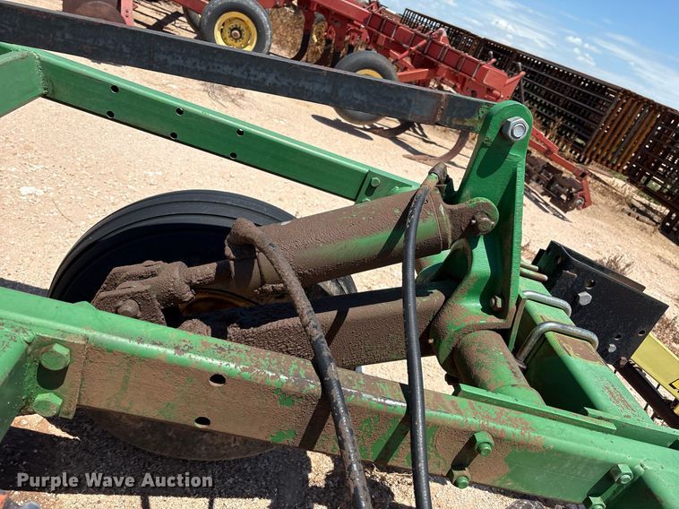 image for item DX8047 John Deere 610 field cultivator