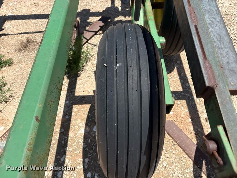 image for item DX8047 John Deere 610 field cultivator