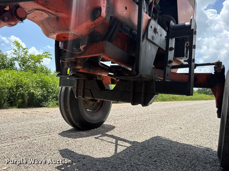 image for item DY0363 1974 Allis Chalmers 200 Tractor