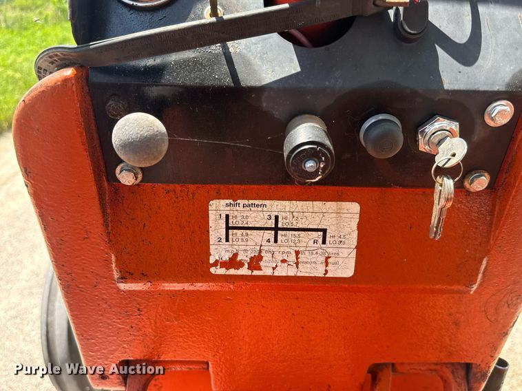 image for item DY0363 1974 Allis Chalmers 200 Tractor