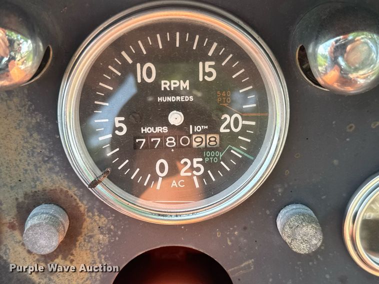 image for item DY0363 1974 Allis Chalmers 200 Tractor