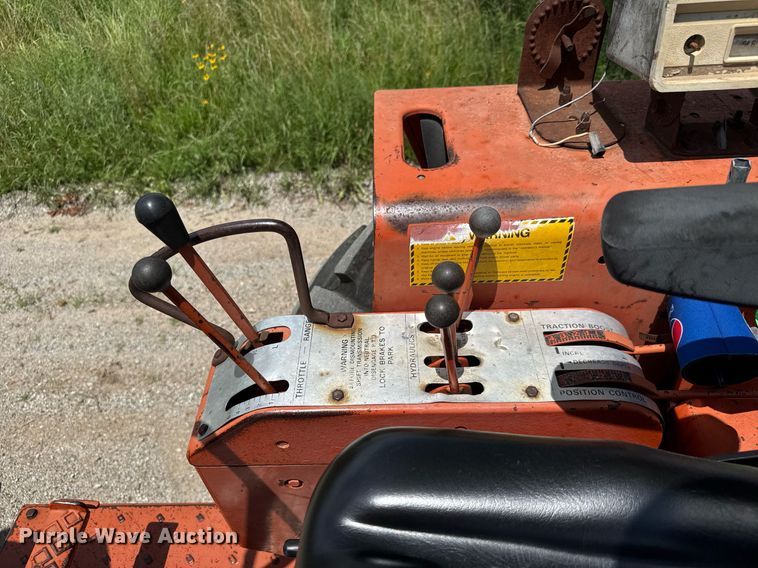 image for item DY0363 1974 Allis Chalmers 200 Tractor