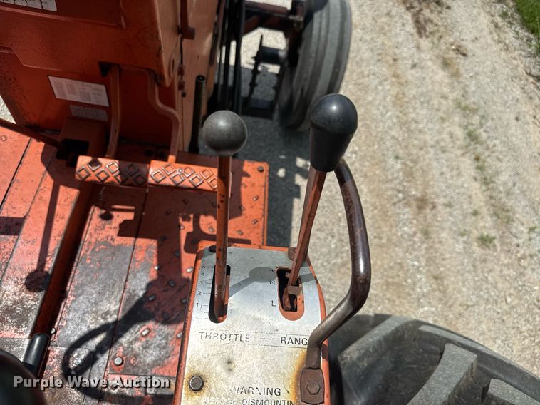 image for item DY0363 1974 Allis Chalmers 200 Tractor