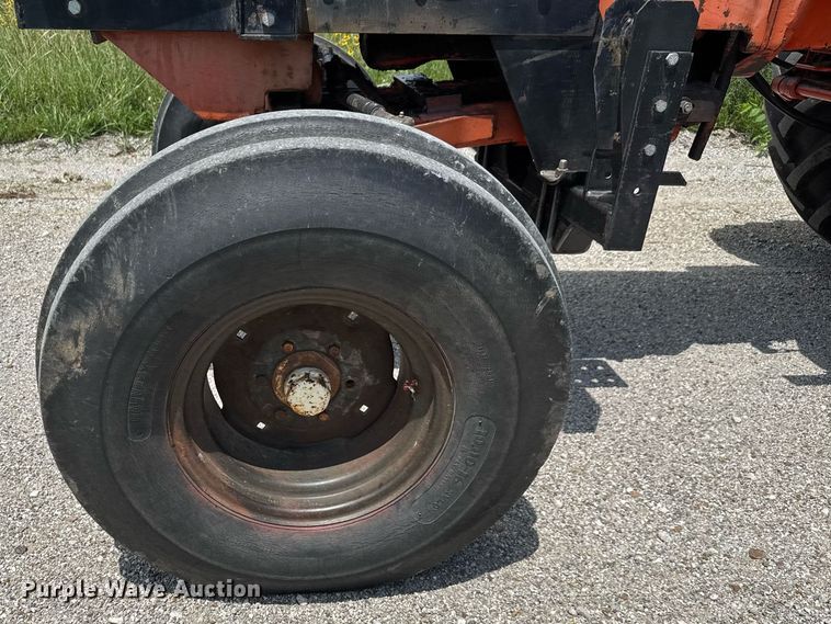 image for item DY0363 1974 Allis Chalmers 200 Tractor