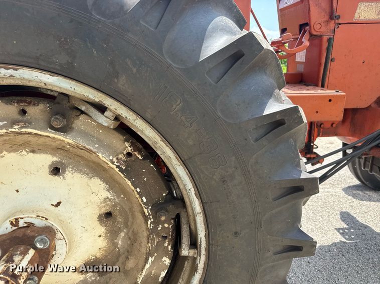 image for item DY0363 1974 Allis Chalmers 200 Tractor