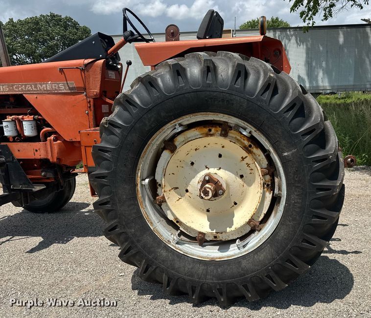 image for item DY0363 1974 Allis Chalmers 200 Tractor