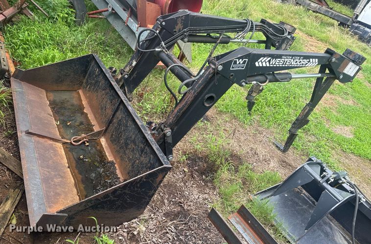 image for item DY0363 1974 Allis Chalmers 200 Tractor