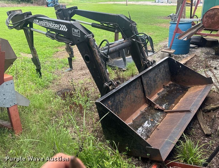 image for item DY0363 1974 Allis Chalmers 200 Tractor