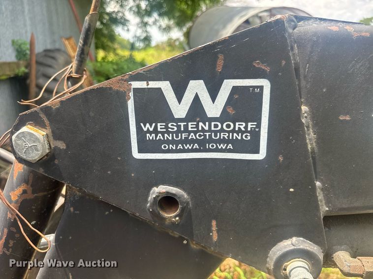 image for item DY0363 1974 Allis Chalmers 200 Tractor