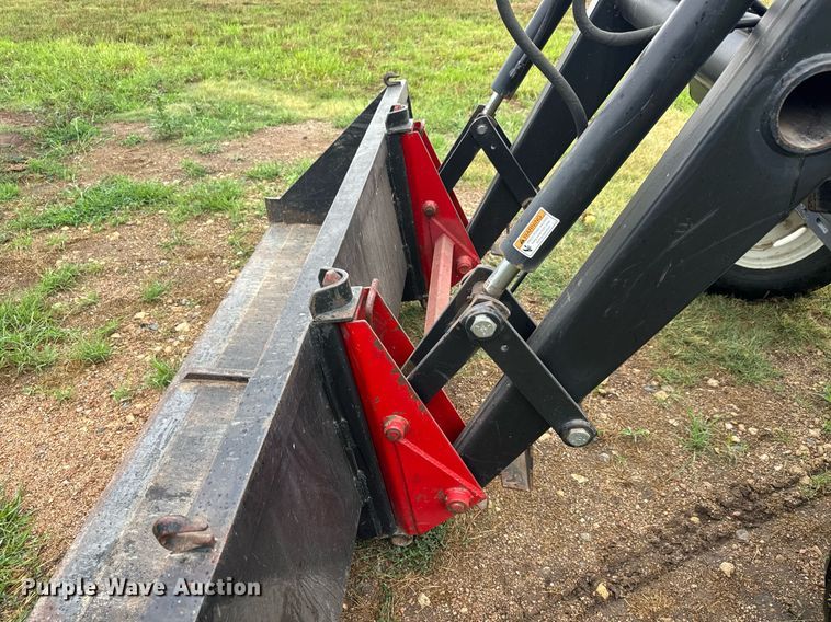 image for item DY0428 2000 New Holland 5610S tractor