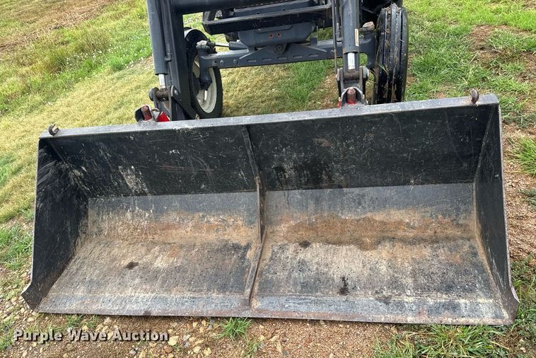 image for item DY0428 2000 New Holland 5610S tractor