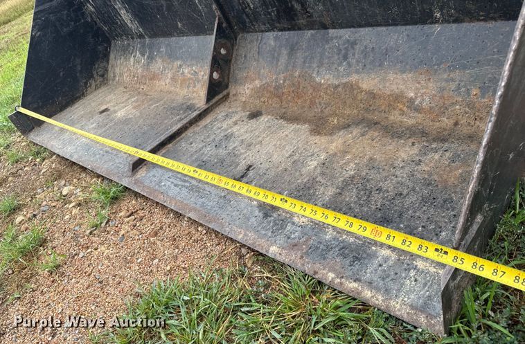 image for item DY0428 2000 New Holland 5610S tractor