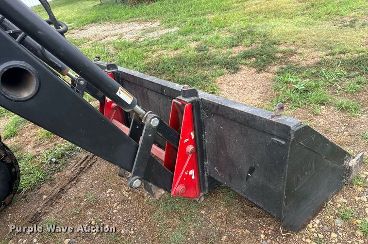 image for item DY0428 2000 New Holland 5610S tractor