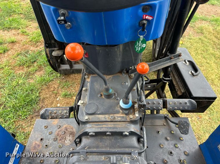 image for item DY0428 2000 New Holland 5610S tractor