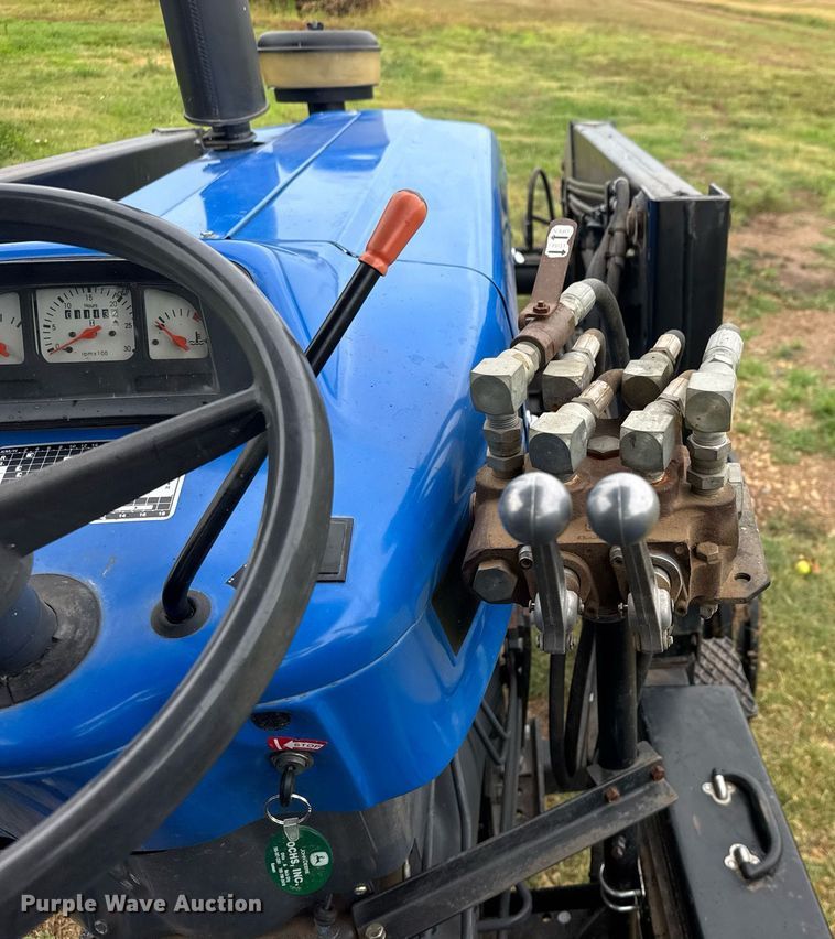 image for item DY0428 2000 New Holland 5610S tractor