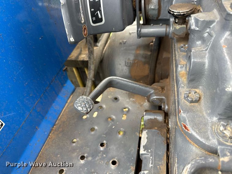 image for item DY0428 2000 New Holland 5610S tractor