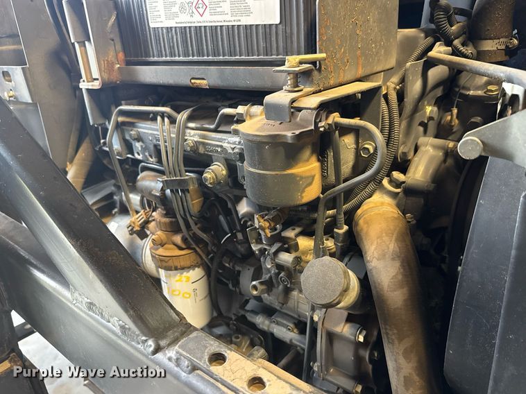 image for item DY0428 2000 New Holland 5610S tractor