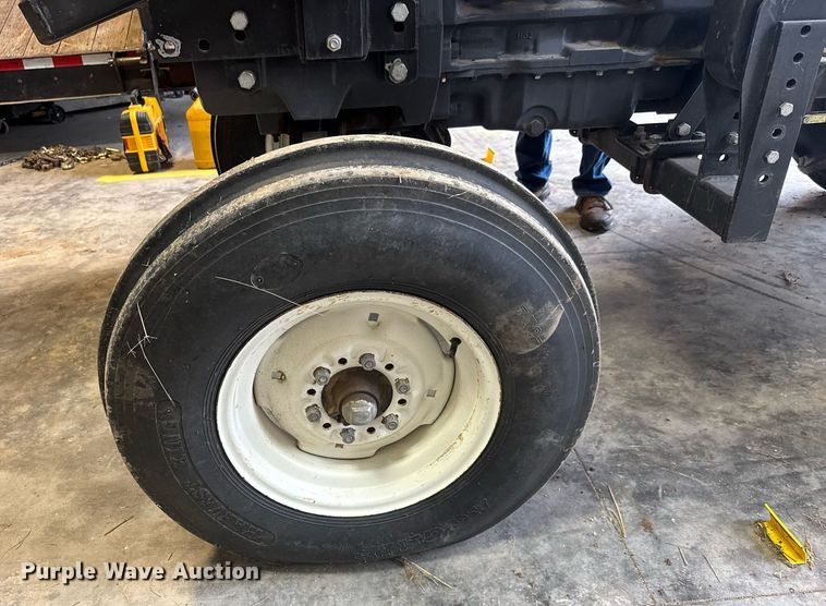 image for item DY0428 2000 New Holland 5610S tractor