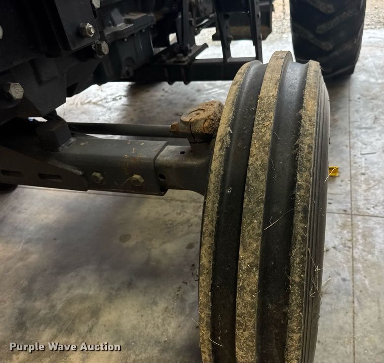 image for item DY0428 2000 New Holland 5610S tractor